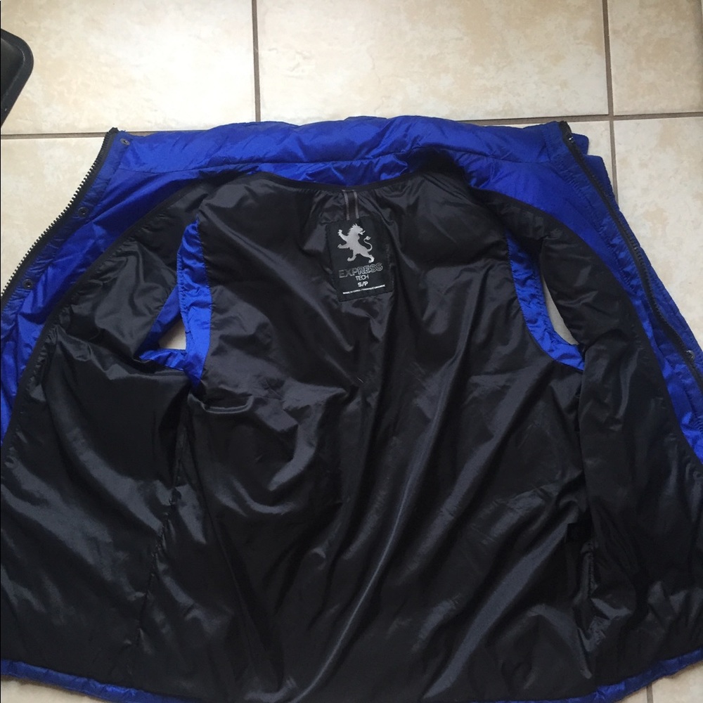 Express Men's Small Express Tech Winter Vest - Picture 4 of 8